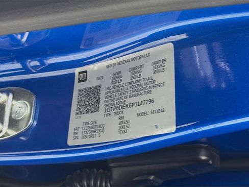 Used 2023 GMC Canyon AT4 w/ AT4 Premium Package image 32