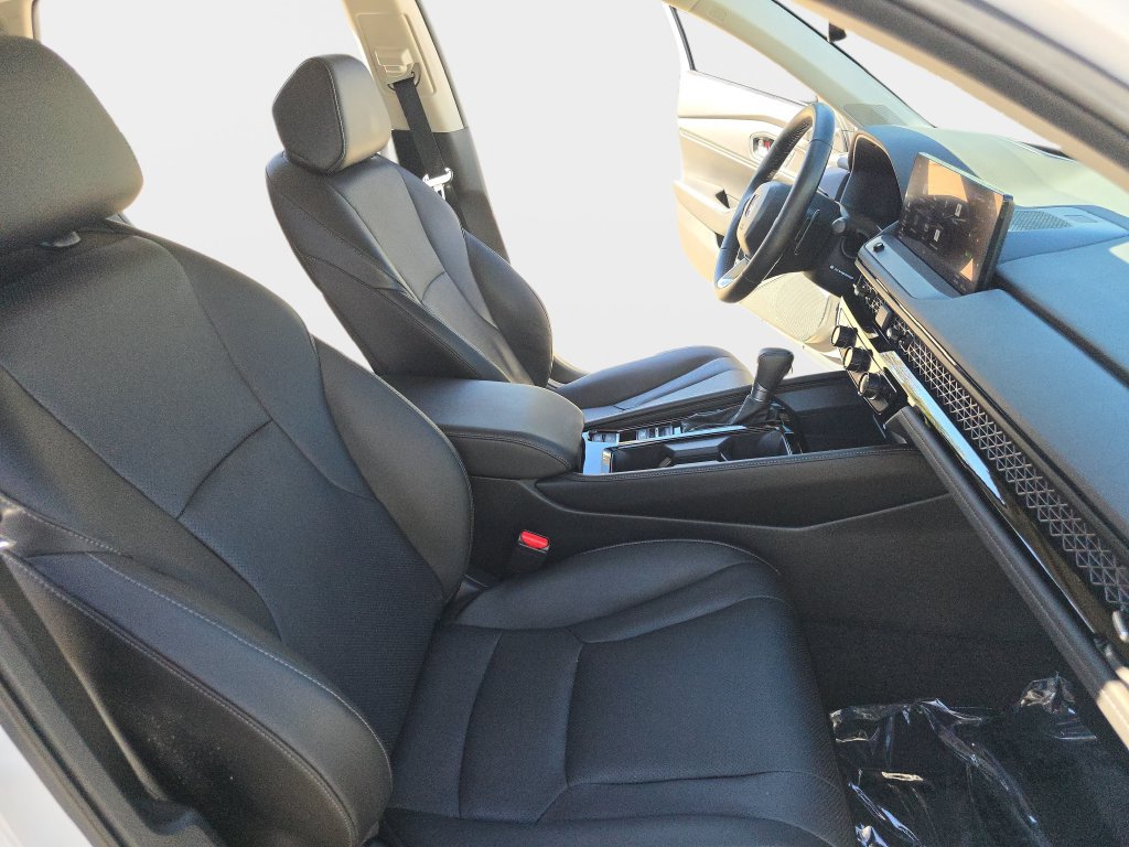 Used 2024 Honda Accord Touring image 12