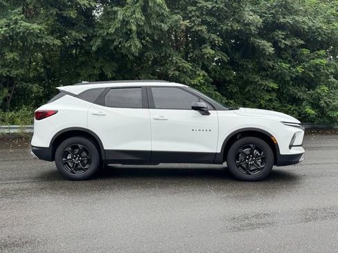New 2026 Chevrolet Blazer LT w/ Convenience Package AWD/4WD image 8