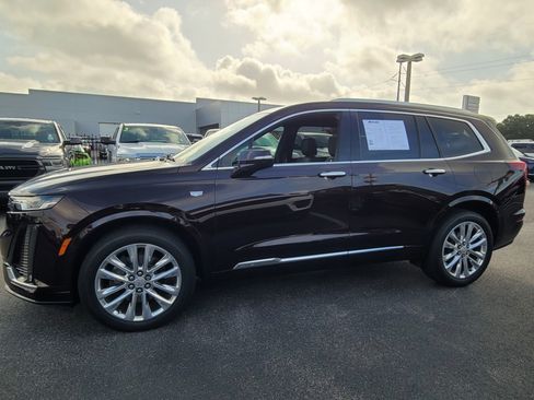 Used 2020 Cadillac XT6 Premium Luxury FWD image 7