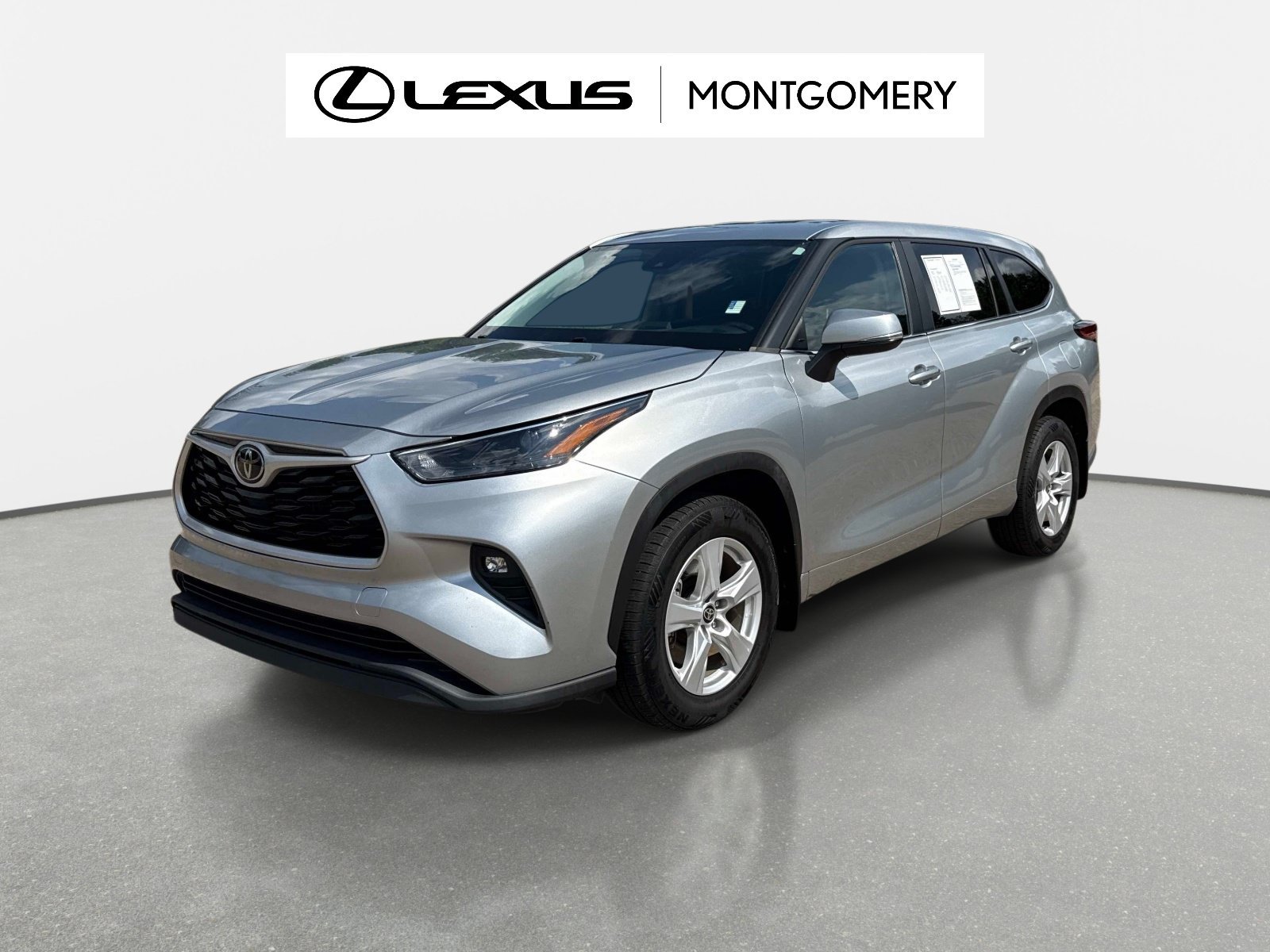 Used 2023 Toyota Highlander LE AWD/4WD image 7