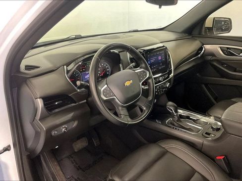 Used 2023 Chevrolet Traverse LT FWD image 16