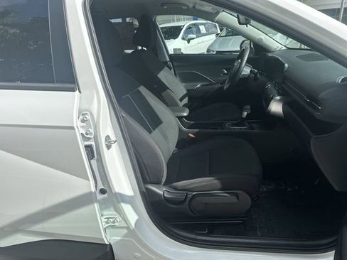 Used 2025 Hyundai Kona SEL FWD image 29