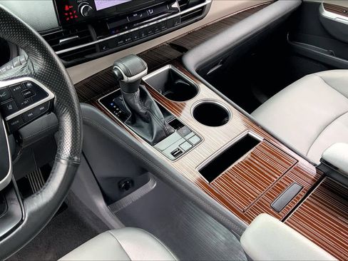 Used 2023 Toyota Sienna XLE image 15