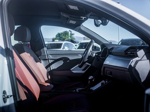 Used 2021 Audi Q3 2.0T Premium Plus w/ Premium Plus Package image 43