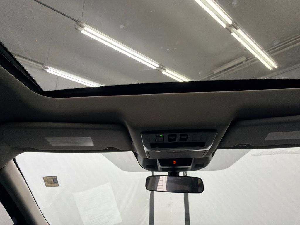 Used 2023 Nissan Rogue SV w/ SV Premium B Package FWD image 23