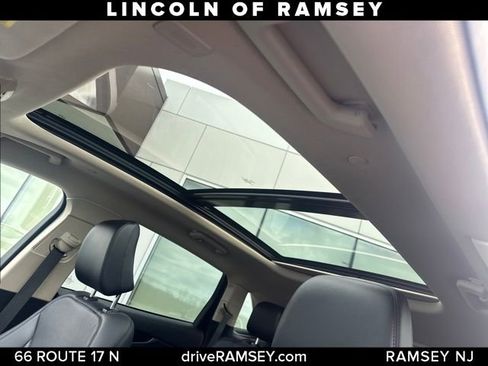 Used 2023 Lincoln Nautilus Reserve AWD/4WD image 14