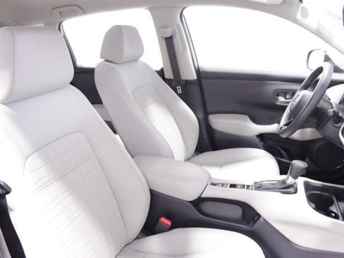 Certified 2025 Honda HR-V LX image 12