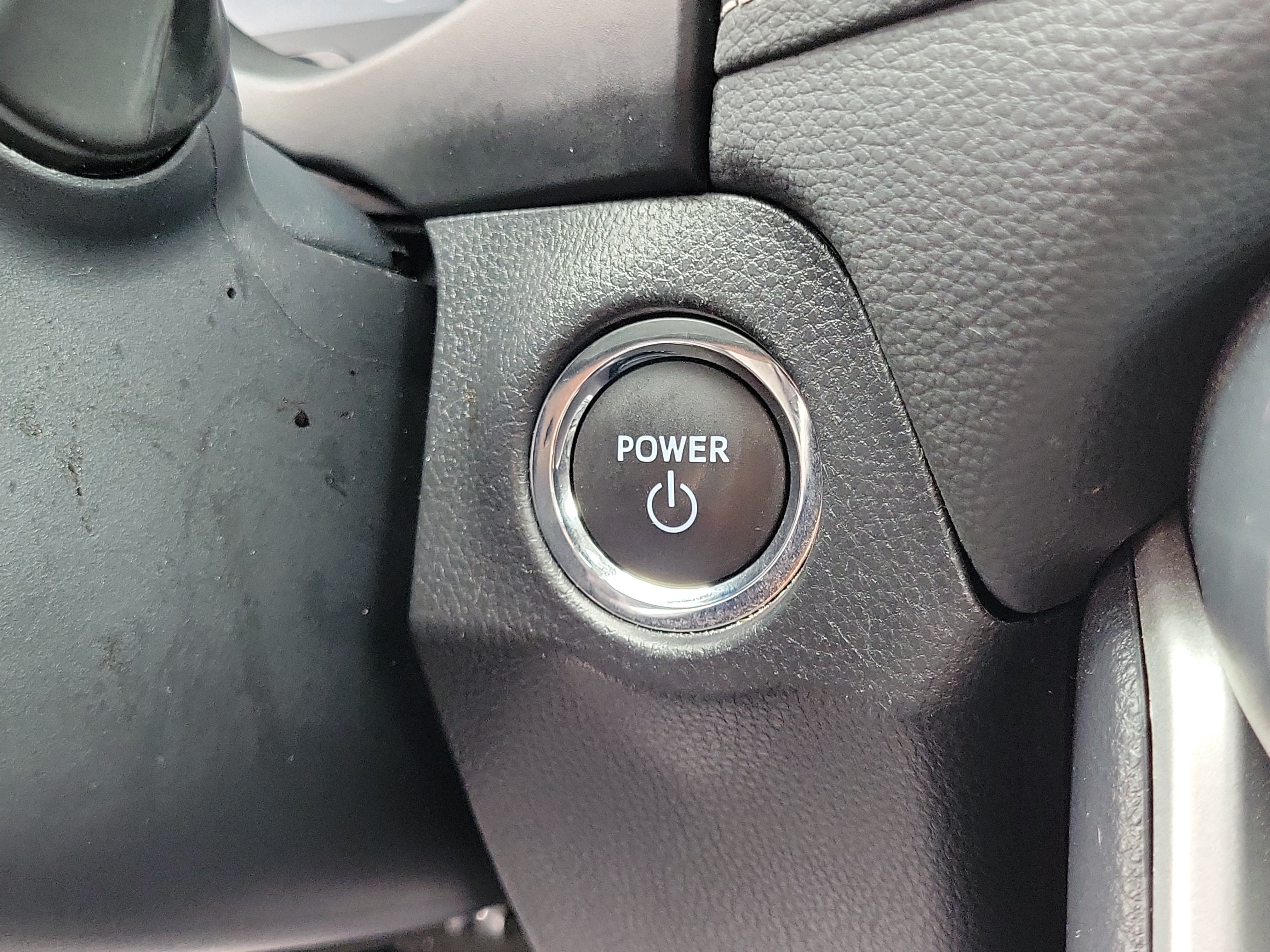 Used 2025 Toyota RAV4 XLE AWD/4WD image 28