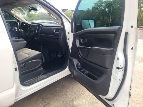 Used 2019 Nissan Titan S RWD image 19