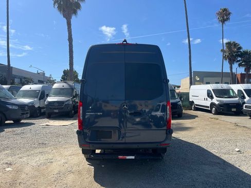 Used 2019 Mercedes-Benz Sprinter 144 image 8