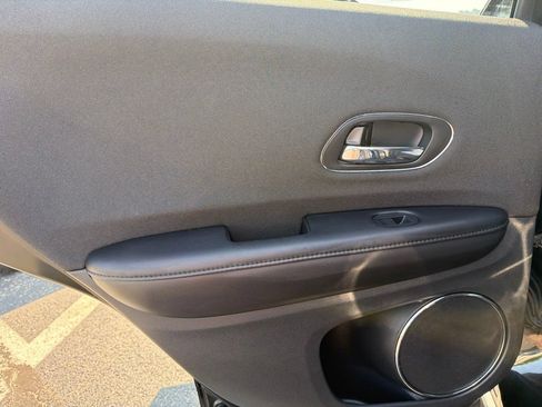 Used 2021 Honda HR-V EX image 23