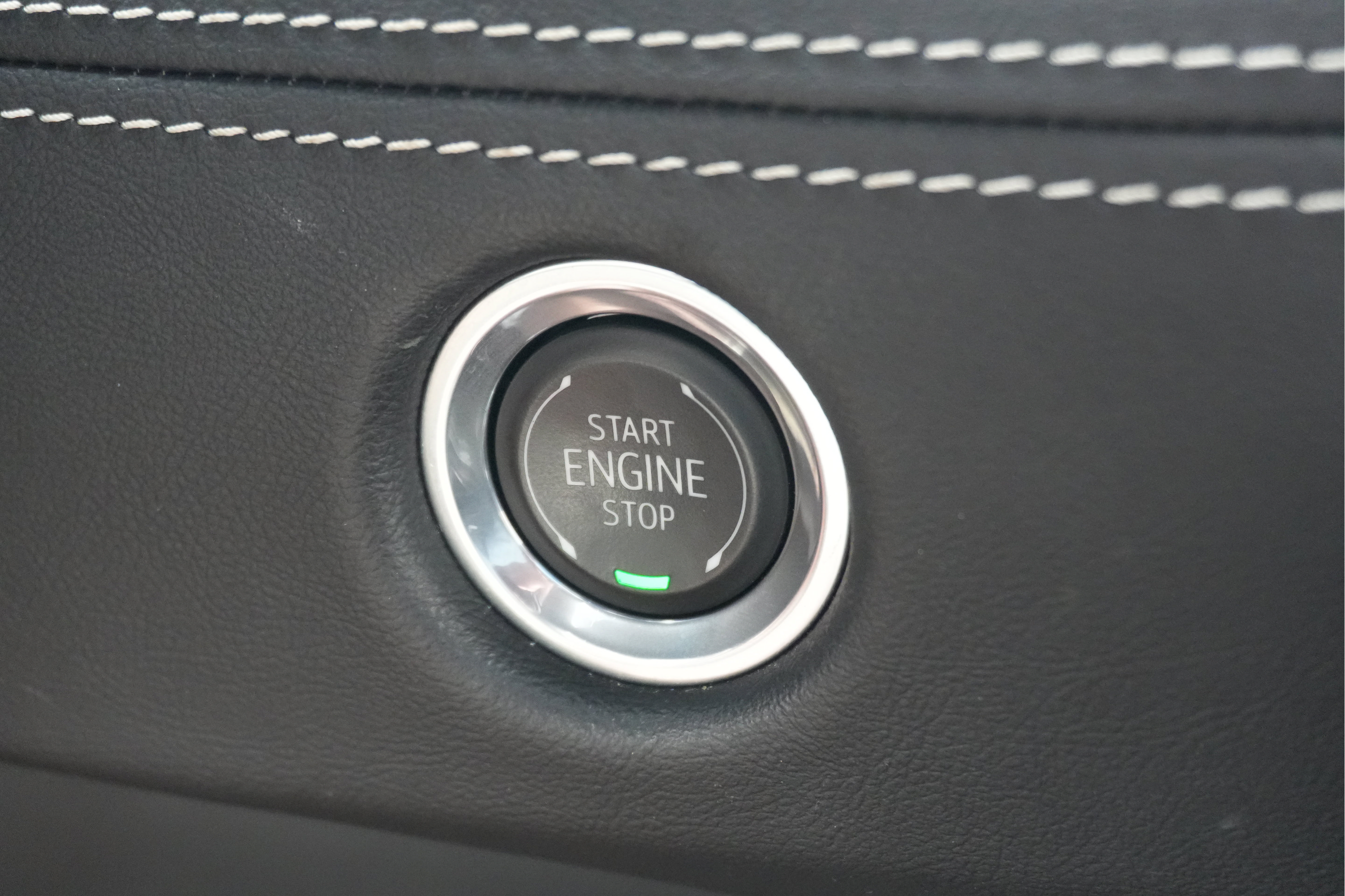Used 2025 Cadillac Escalade Premium Luxury AWD/4WD image 44