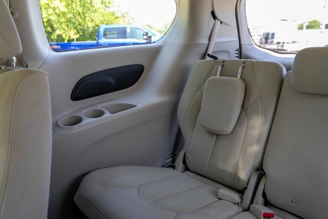 Used 2017 Chrysler Pacifica Touring FWD image 54