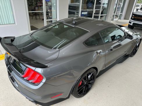 Used 2022 Ford Mustang Shelby GT500 w/ Handling Package RWD image 11