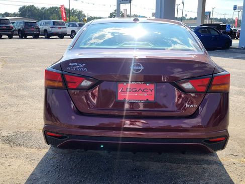 Used 2025 Nissan Altima 2.5 SV AWD/4WD image 3