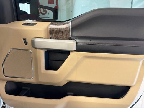 Used 2017 Ford F250 Lariat w/ Lariat Ultimate Package image 29