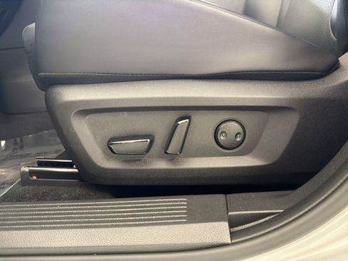 Certified 2025 Nissan Rogue SV w/ SV Premium Package image 22