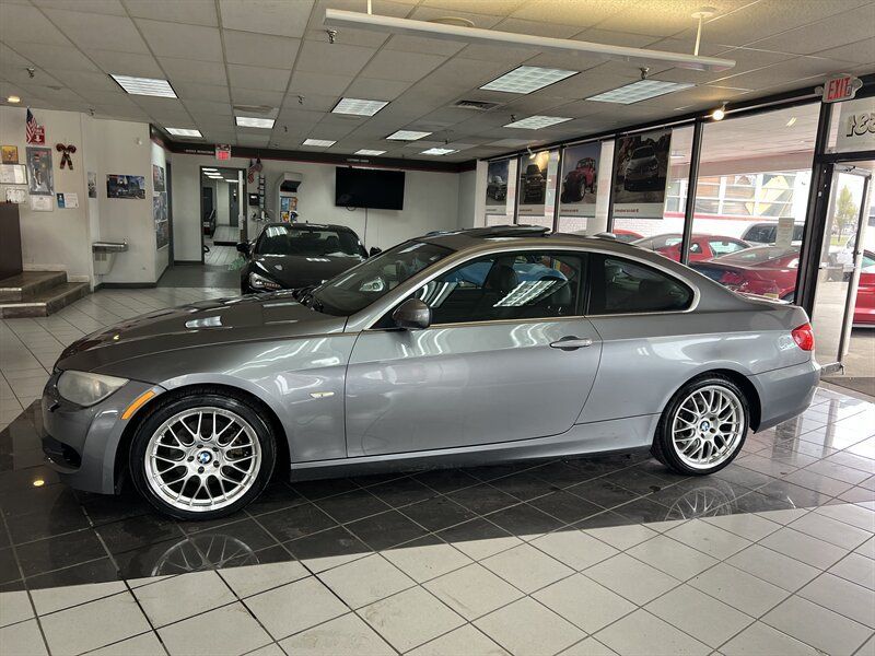 Used 2011 BMW 328i xDrive Coupe AWD/4WD image 2