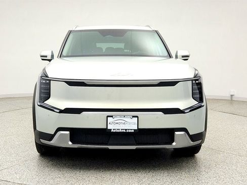 Used 2026 Kia EV9 Wind AWD/4WD image 2