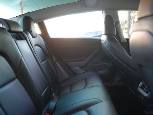 Used 2020 Tesla Model 3 Standard Range Plus image 27