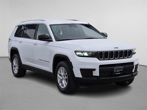 Used 2023 Jeep Grand Cherokee L Laredo image 1