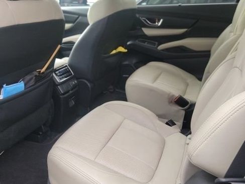 Used 2021 Subaru Ascent Limited w/ Technology Package AWD/4WD image 7
