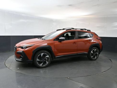 Used 2024 Subaru Crosstrek 2.5i Limited w/ Crosstrek Mirror Package AWD/4WD image 2