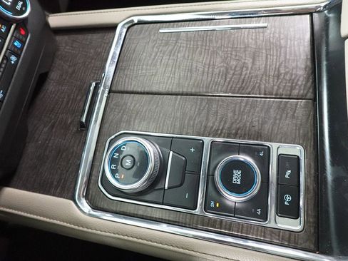 Used 2021 Ford Expedition Max Limited image 17
