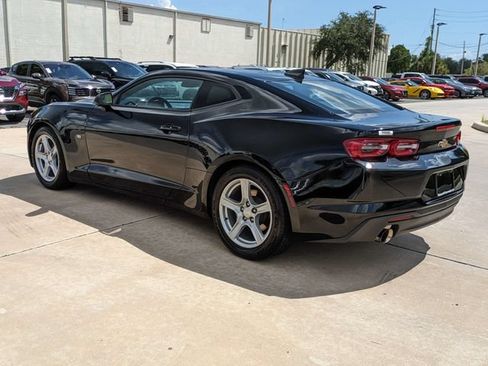 Used 2023 Chevrolet Camaro LT RWD image 7