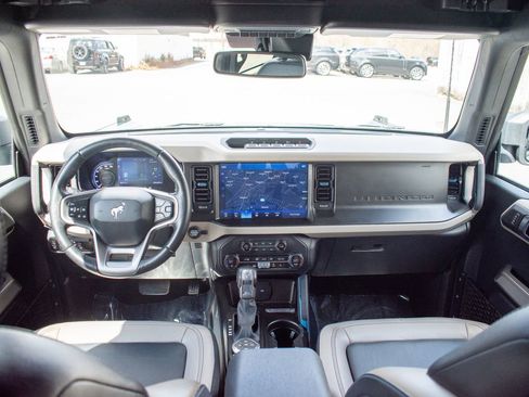 Used 2023 Ford Bronco Wildtrak image 18