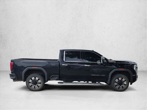 Used 2024 GMC Sierra 3500 Denali AWD/4WD image 5