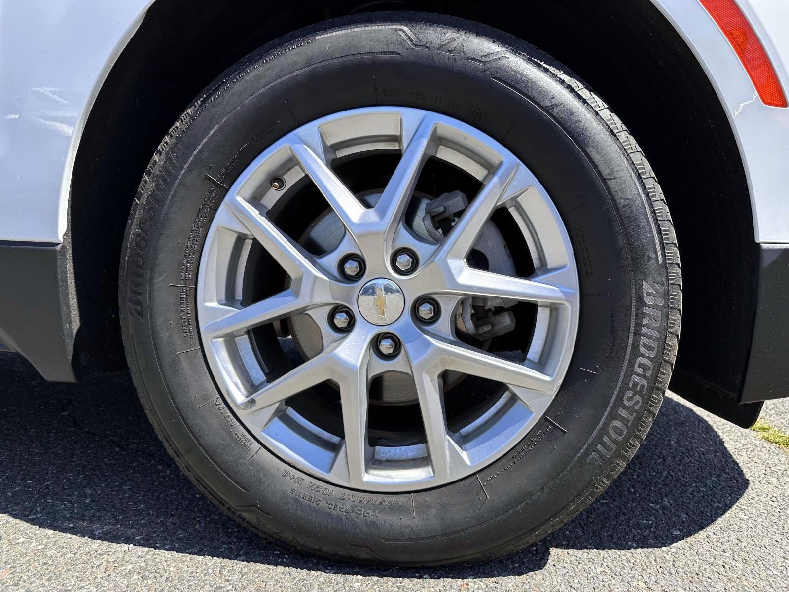Used 2023 Chevrolet Equinox LS w/ LS Convenience Package AWD/4WD image 6