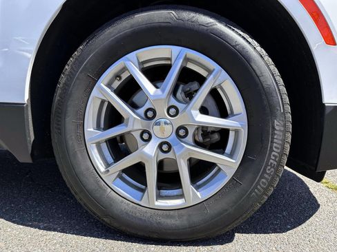 Used 2023 Chevrolet Equinox LS w/ LS Convenience Package AWD/4WD image 6