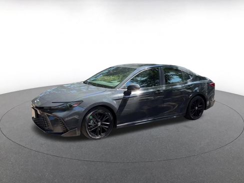 Used 2025 Toyota Camry SE FWD image 8