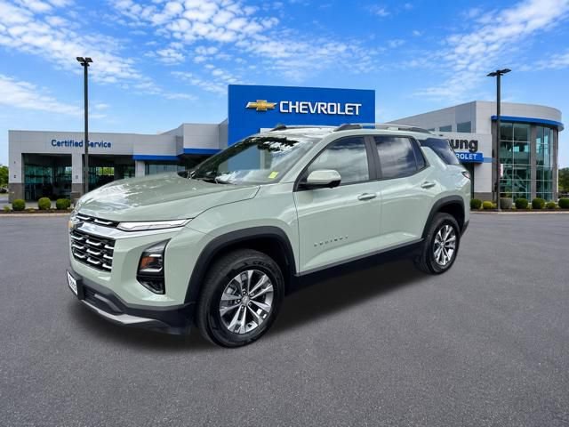 Used 2025 Chevrolet Equinox LT w/ Convenience Package II AWD/4WD image 3