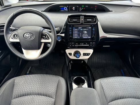 Used 2017 Toyota Prius Prime Premium image 13