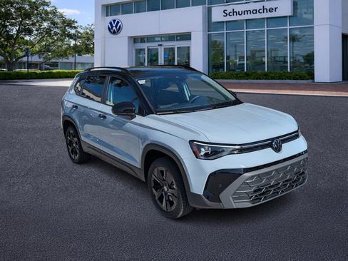New 2026 Volkswagen Taos SE FWD image 2
