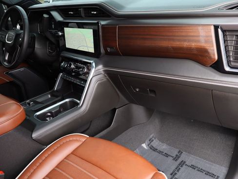 Used 2025 GMC Sierra 3500 Denali Ultimate image 32