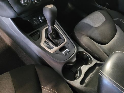 Used 2018 Jeep Cherokee Latitude image 26