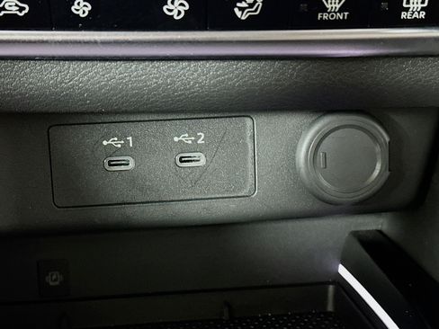 Used 2025 Nissan Rogue SL FWD image 26