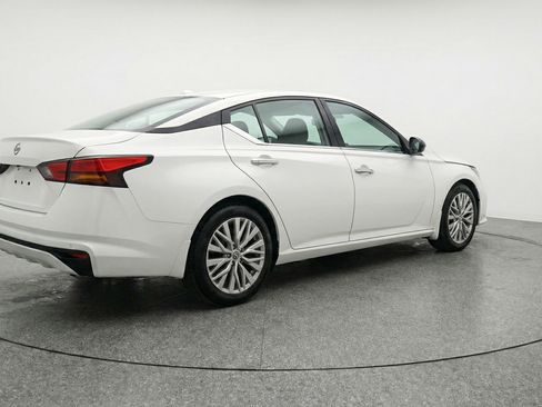 Used 2025 Nissan Altima 2.5 SV image 7