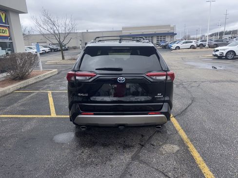 Used 2023 Toyota RAV4 SE w/ Convenience Package image 6