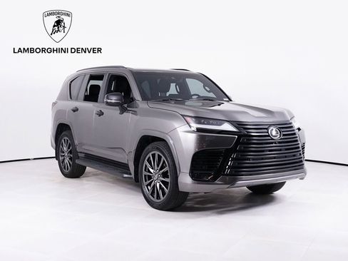 Used 2023 Lexus LX 600 4WD w/ Appearance Package image 10