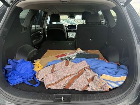 Used 2023 Hyundai Santa Fe SEL Premium image 6