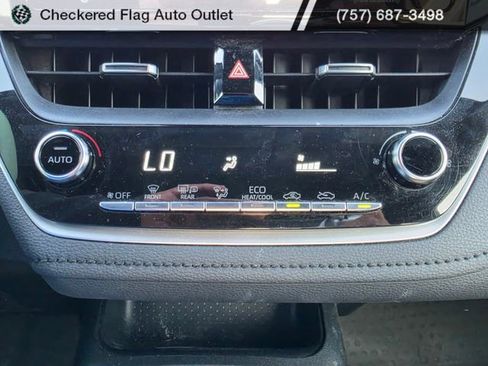 Used 2022 Toyota Corolla SE image 18