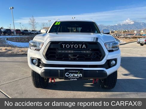Used 2021 Toyota Tacoma TRD Off-Road w/ Technology Package image 2