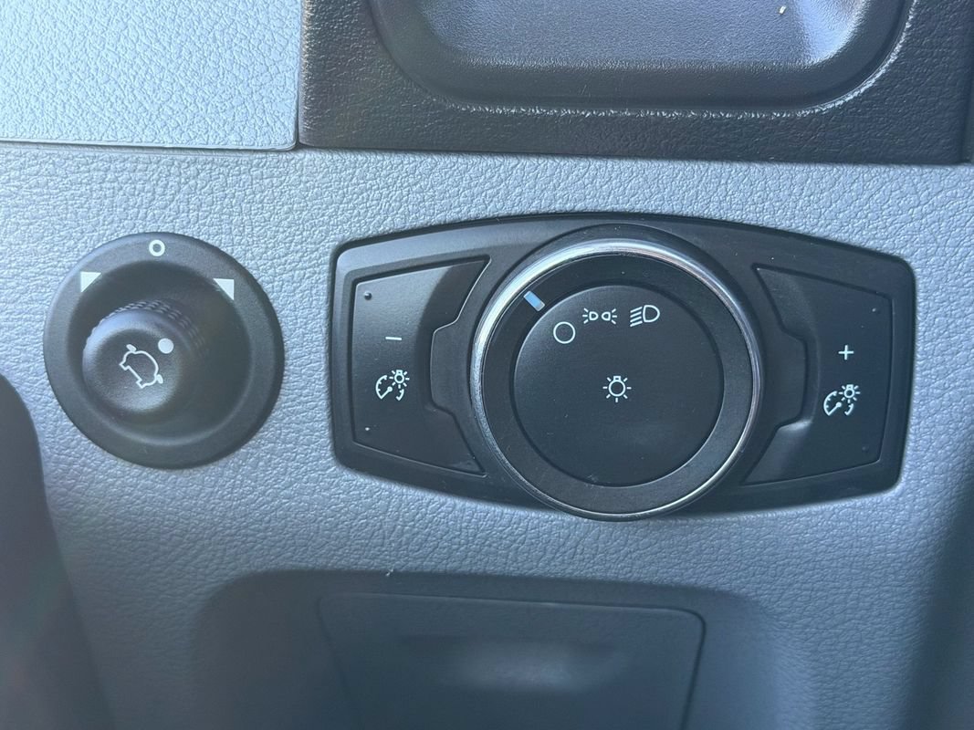 Used 2017 Ford Transit 150 130 Medium Roof RWD image 29