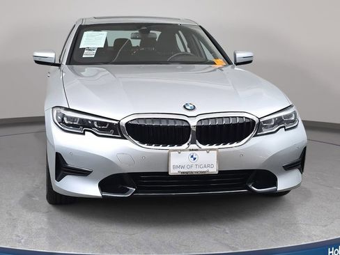 Used 2019 BMW 330i xDrive Sedan w/ Convenience Package image 3