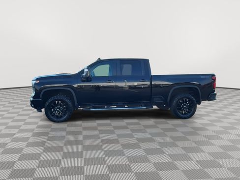 Used 2025 Chevrolet Silverado 2500 LT w/ Trail Boss Package AWD/4WD image 5